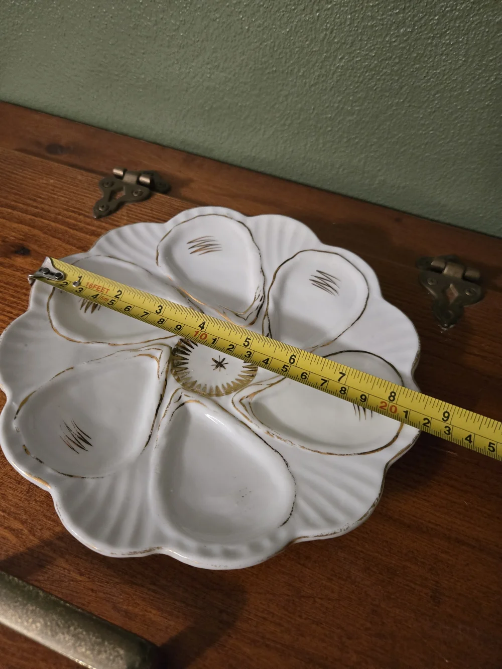 White and Gold Porcelain Oyster Plate